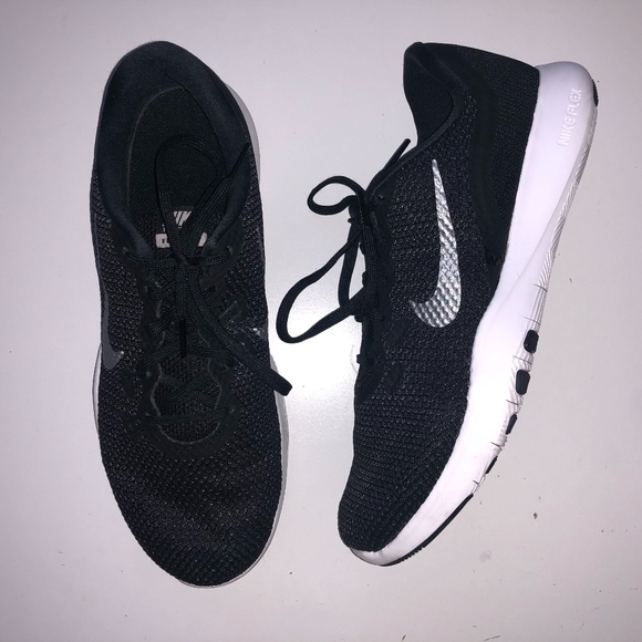 Nike Shoes - Black Nike Flex Running Shoes
